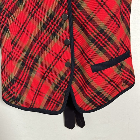 Linda Allard Ellen Tracy Plaid Vintage vest size 6 red, navy button down closure - Picture 6 of 14